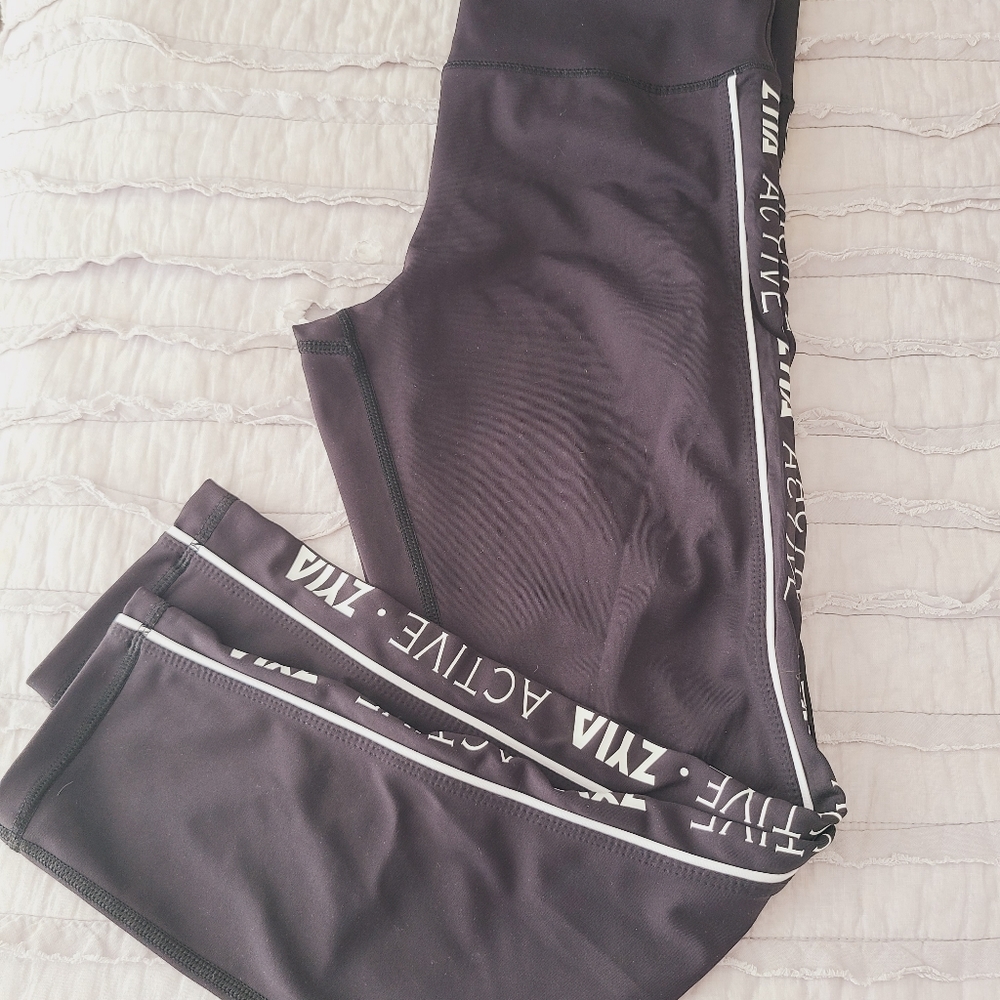 Zyia Logo Stripe Light n Tight hi rise 7/8 24" leggings